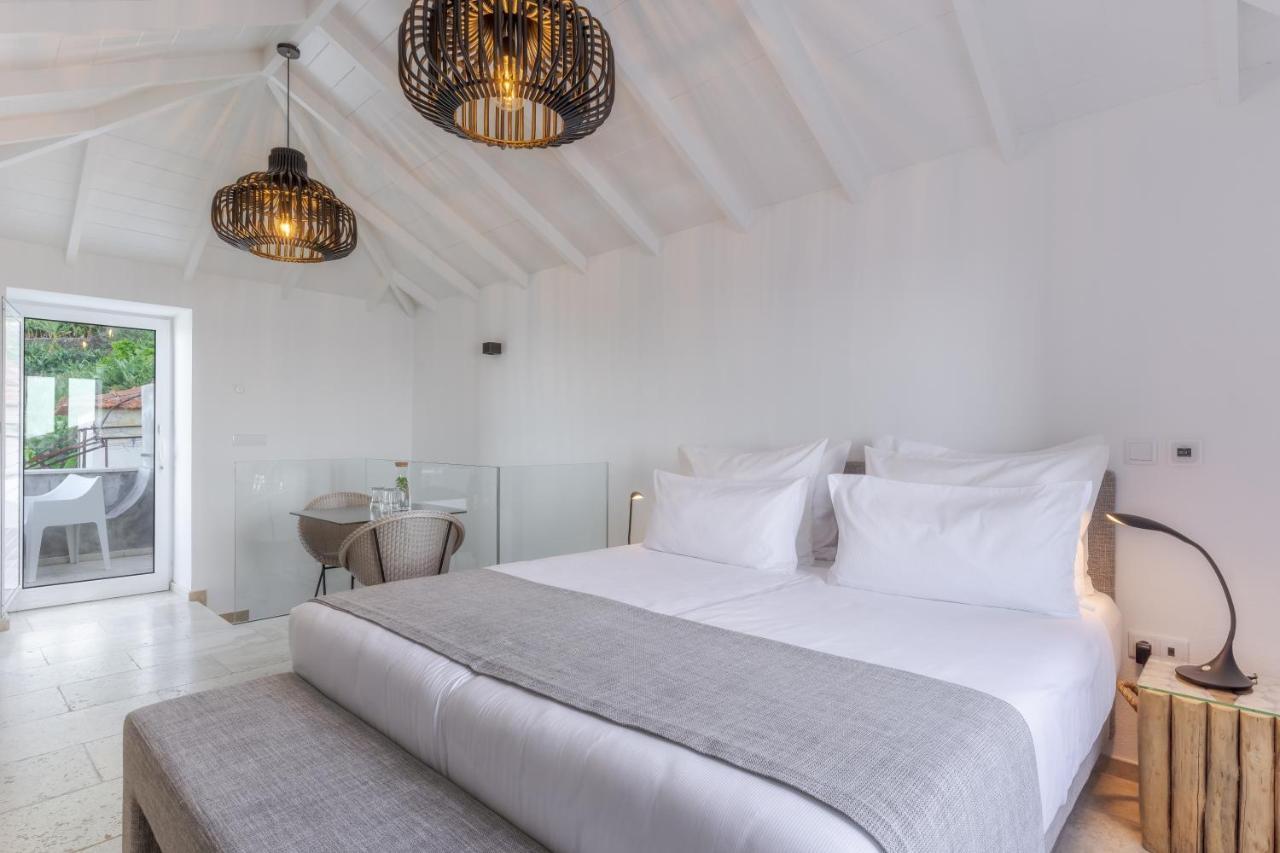 Отель Escarpa - The Madeira Hideaway Понта-ду-Сол Экстерьер фото